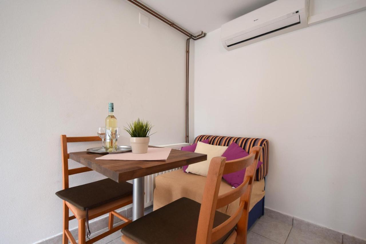 Apartments Julia Čižići Εξωτερικό φωτογραφία