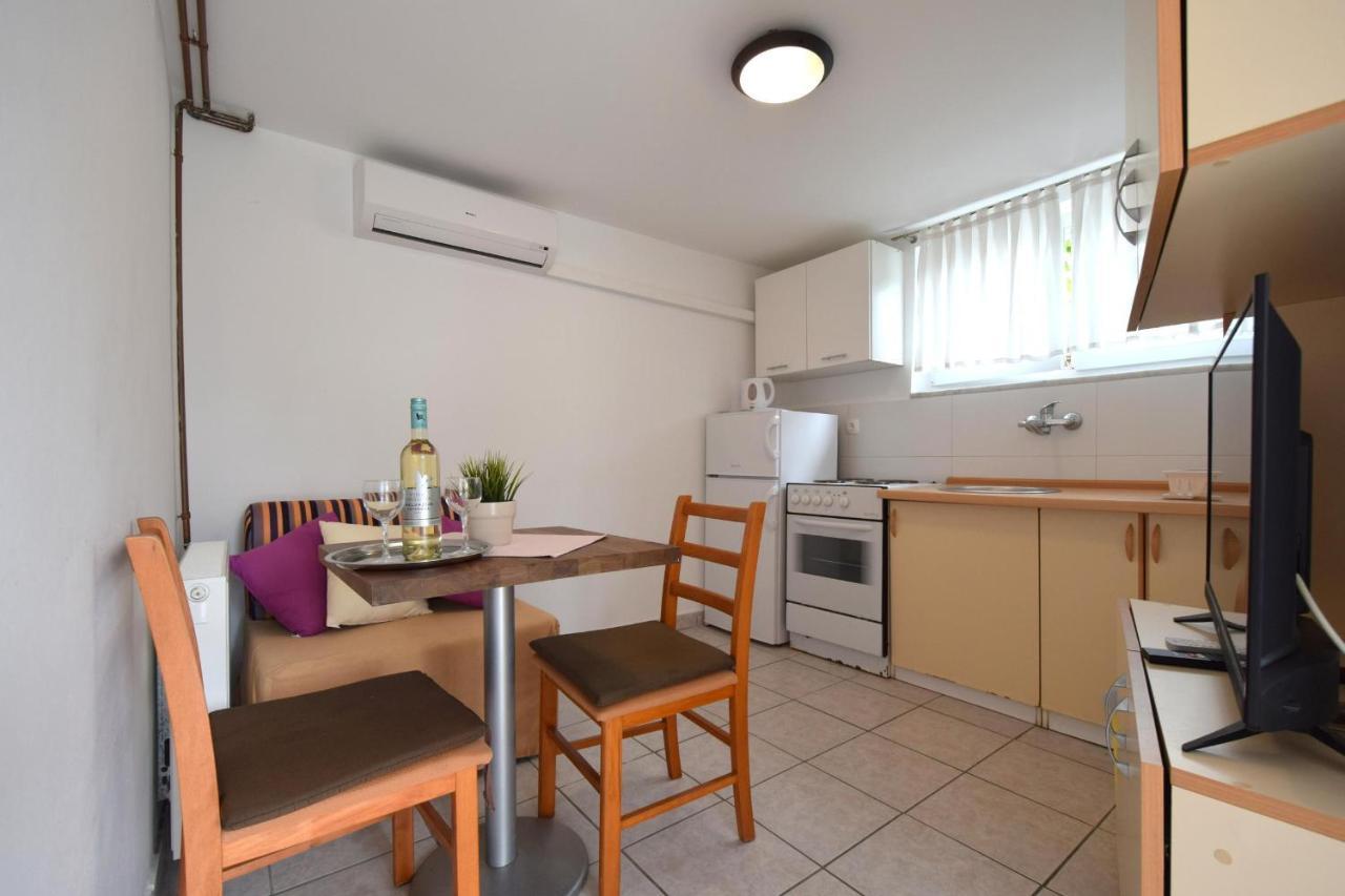Apartments Julia Čižići Εξωτερικό φωτογραφία