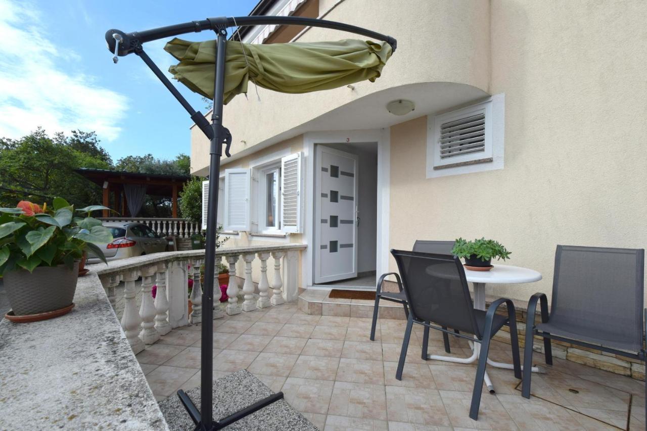 Apartments Julia Čižići Εξωτερικό φωτογραφία