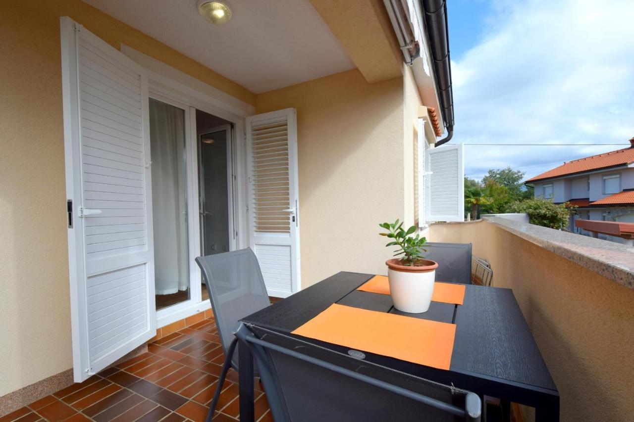 Apartments Julia Čižići Εξωτερικό φωτογραφία